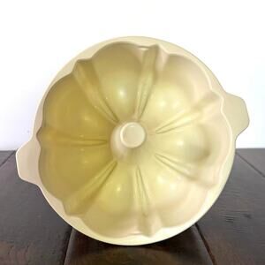 Vintage Pillsbury Microwave Bundt Cake Pan 1980s Kitchen Collectible